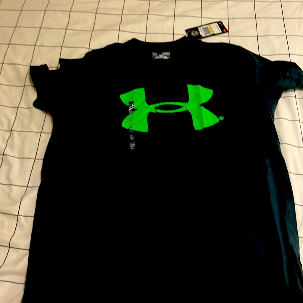 Brand New Under Armour Shirt Keeps You Cool Brand New Under Armour Shirt Keeps You Cool